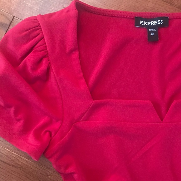 Express Top ❤️ - Picture 2 of 3